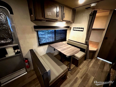 2022 Gulf Stream Kingsport Ultra Lite 248BH RV Photo 3