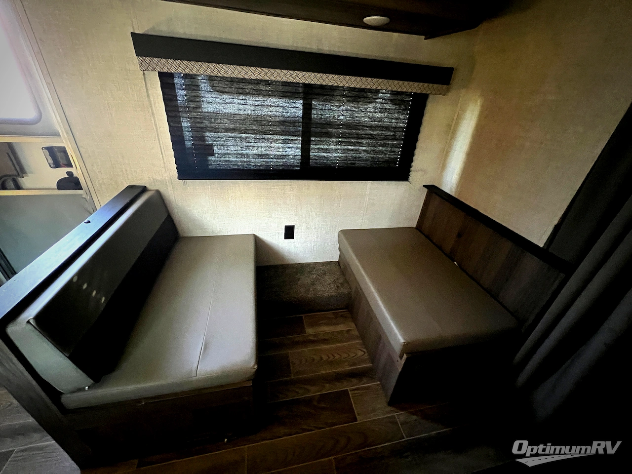 2022 Gulf Stream Kingsport 248BH Photo 6