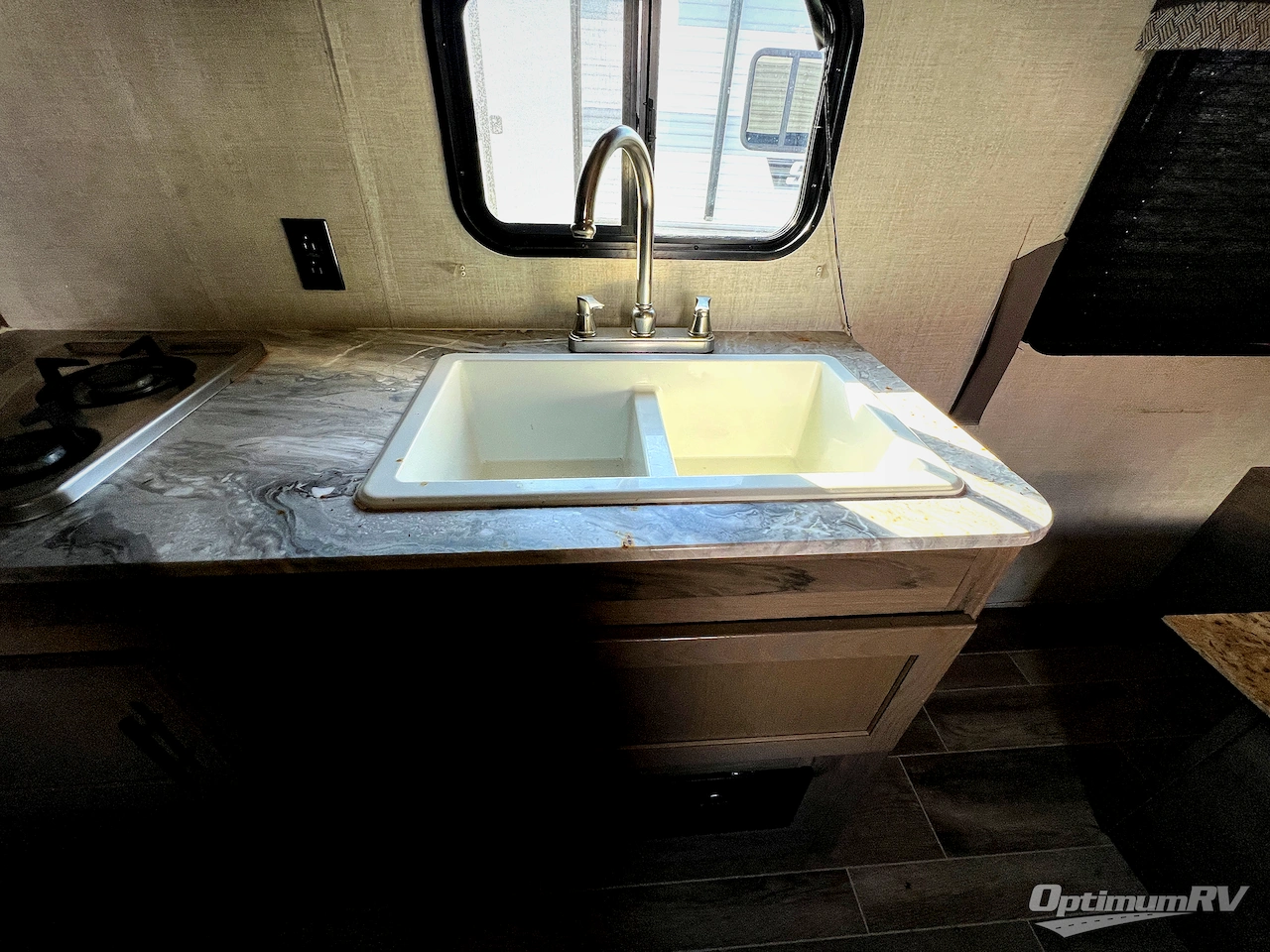 2022 Gulf Stream Kingsport 248BH Photo 7