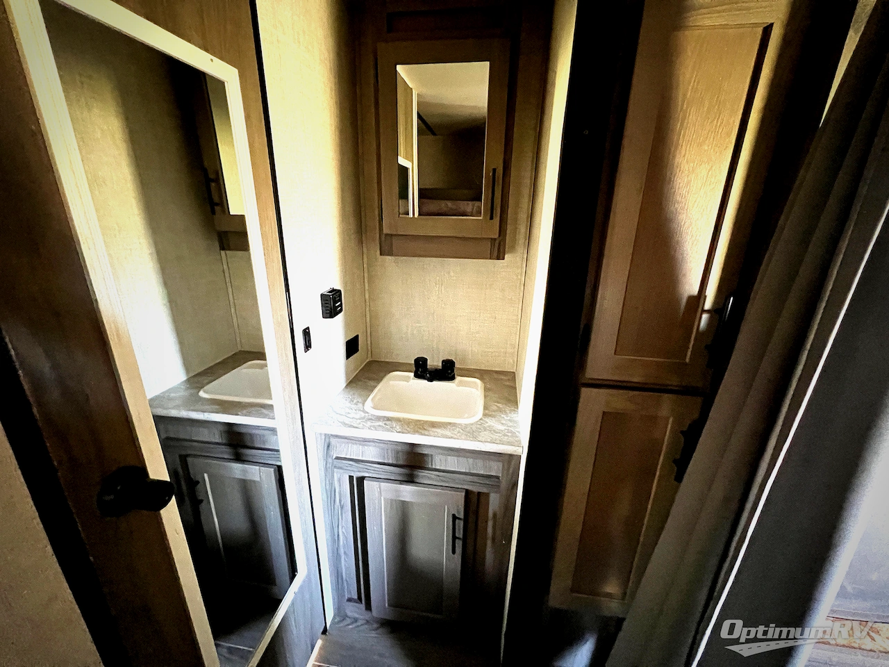 2022 Gulf Stream Kingsport 248BH Photo 13