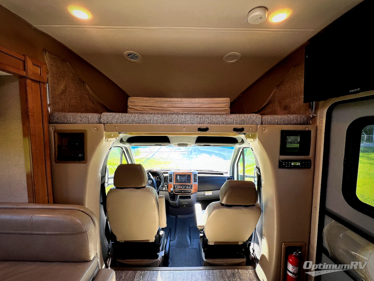 2019 Thor Citation Sprinter 24SS Photo 6