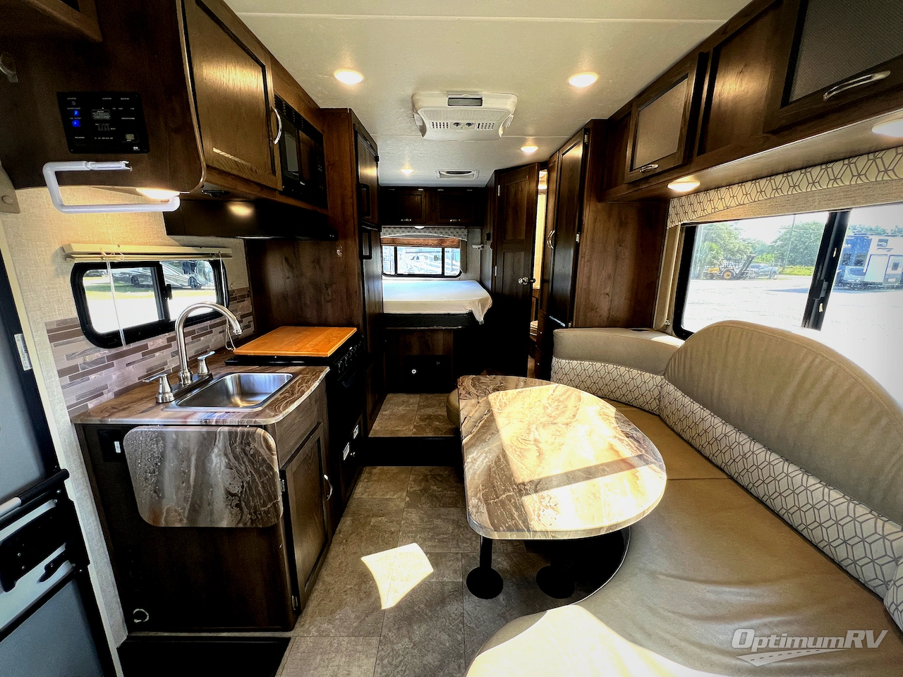 2020 Coachmen Freelander 21QB  Ford 350 Photo 4