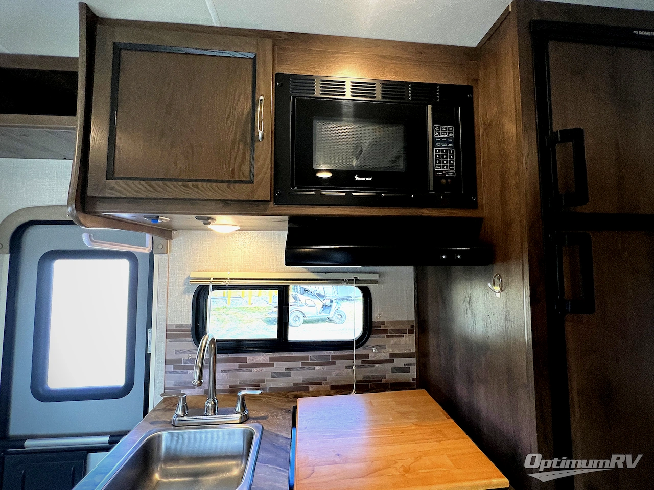 2020 Coachmen Freelander 21QB  Ford 350 Photo 12