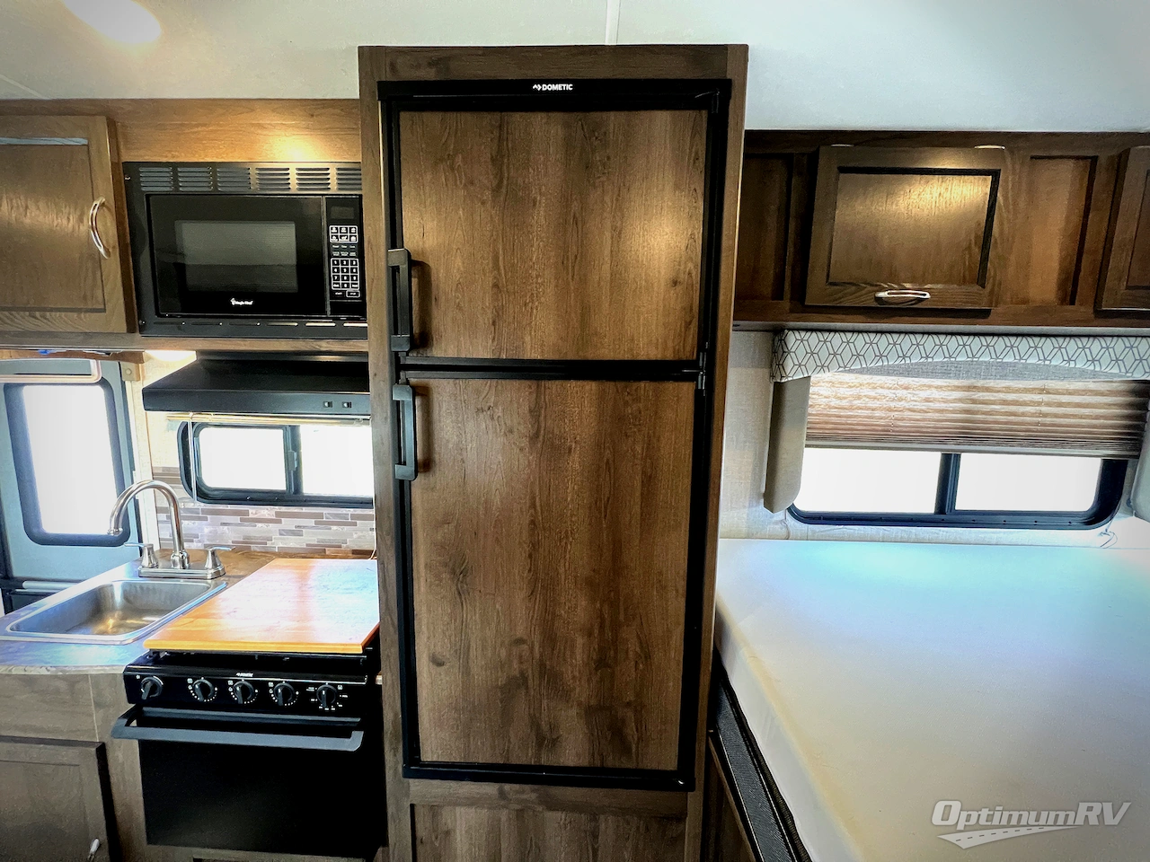 2020 Coachmen Freelander 21QB  Ford 350 Photo 13