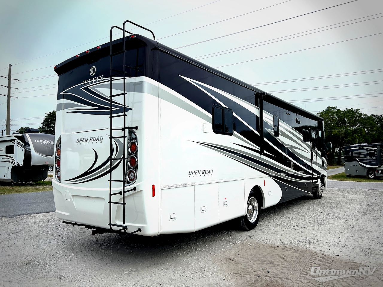 2018 Tiffin Allegro 36 LA Photo 2