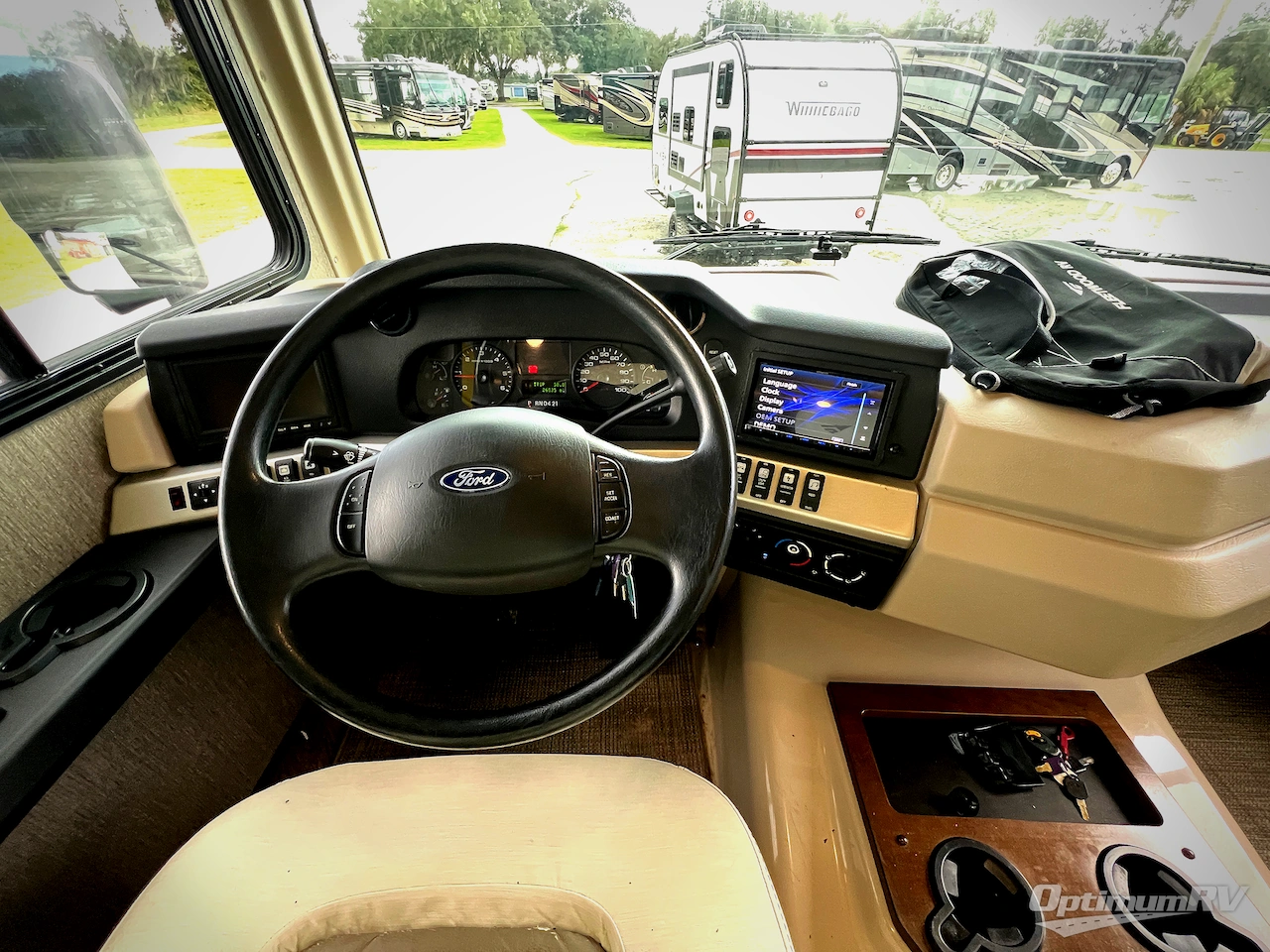 2020 Fleetwood Bounder 33C Photo 7