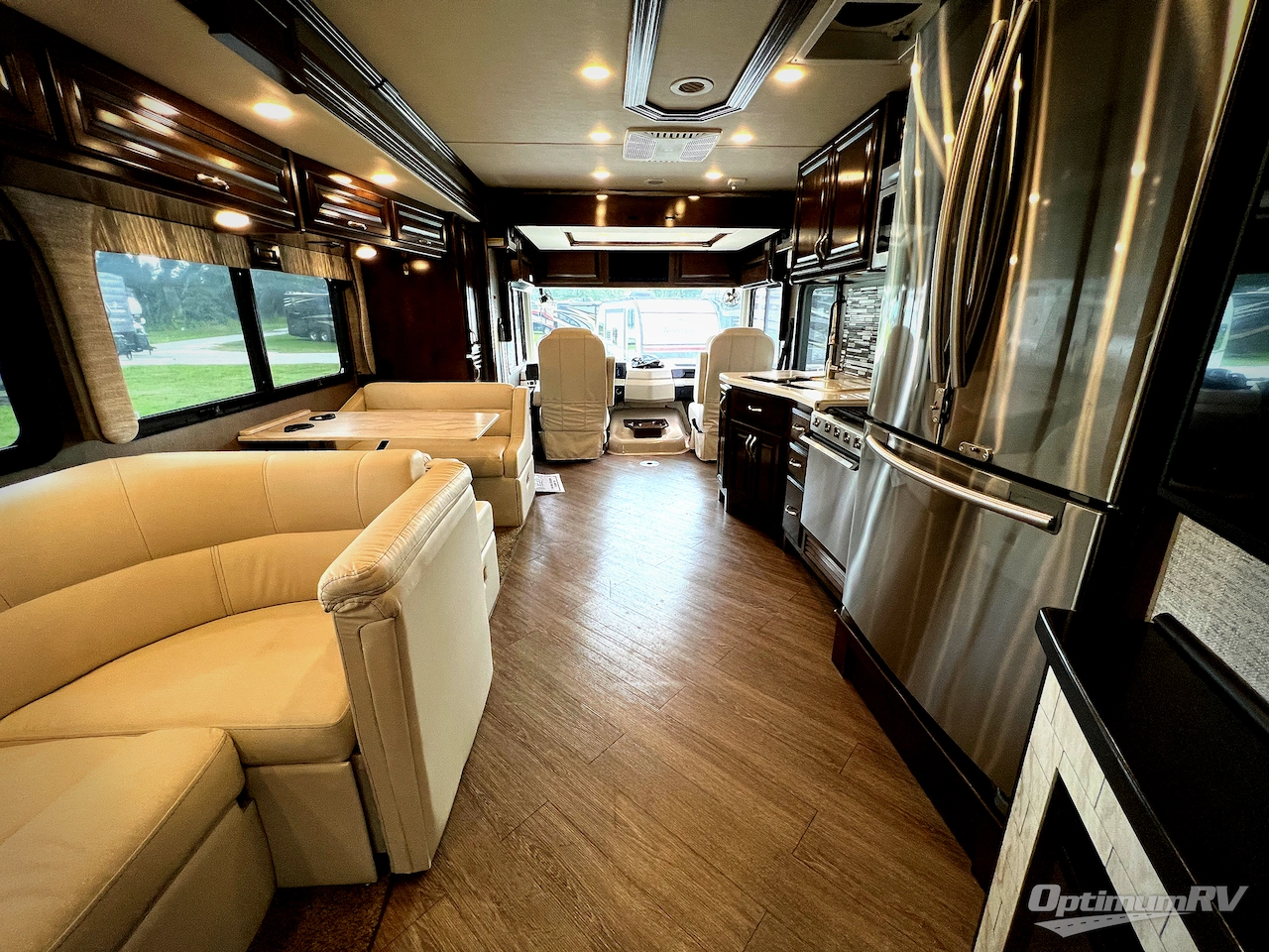 2020 Fleetwood Bounder 33C Photo 23