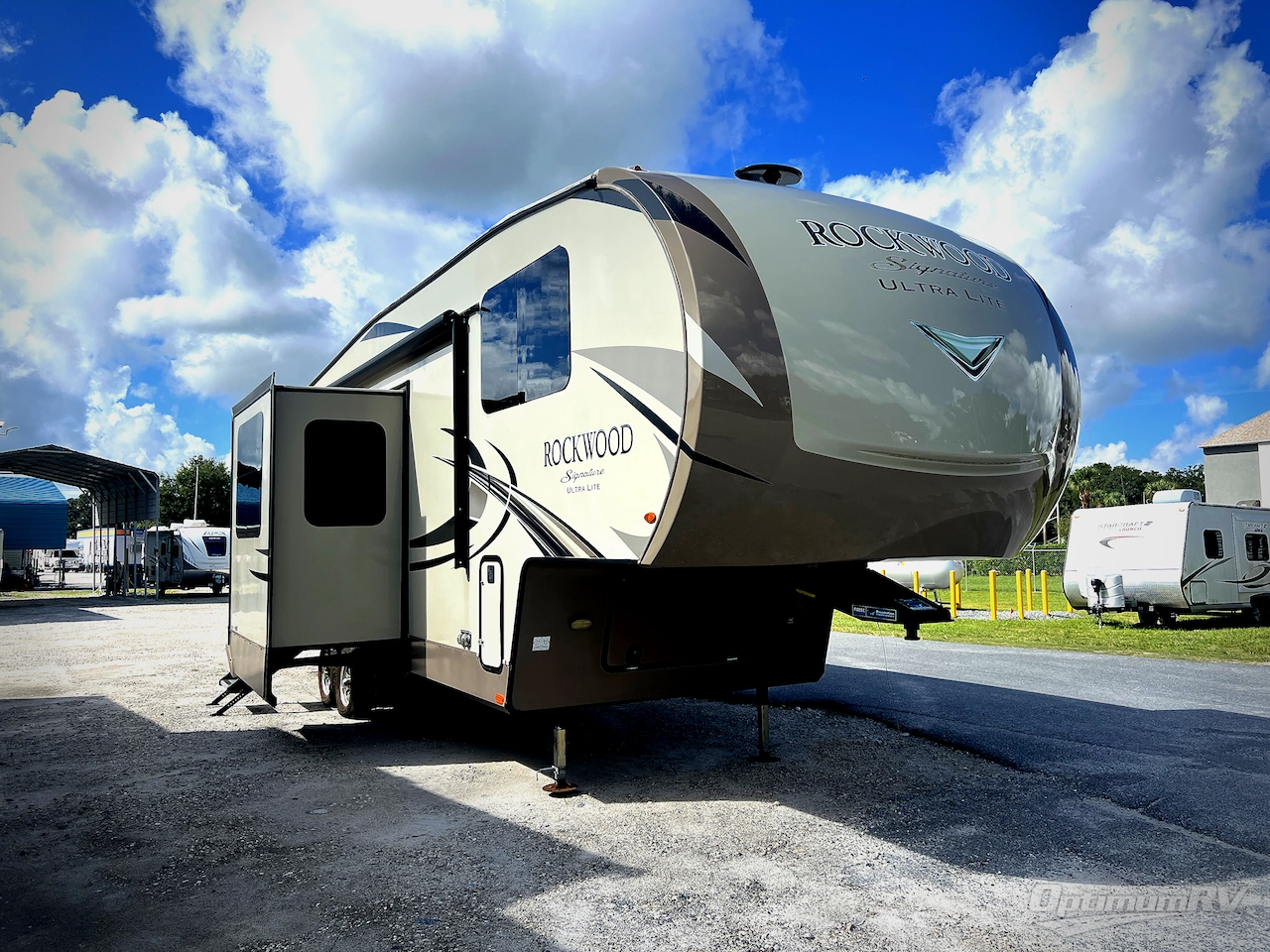 2018 Forest River Rockwood Signature Ultra Lite 8297S Photo 1