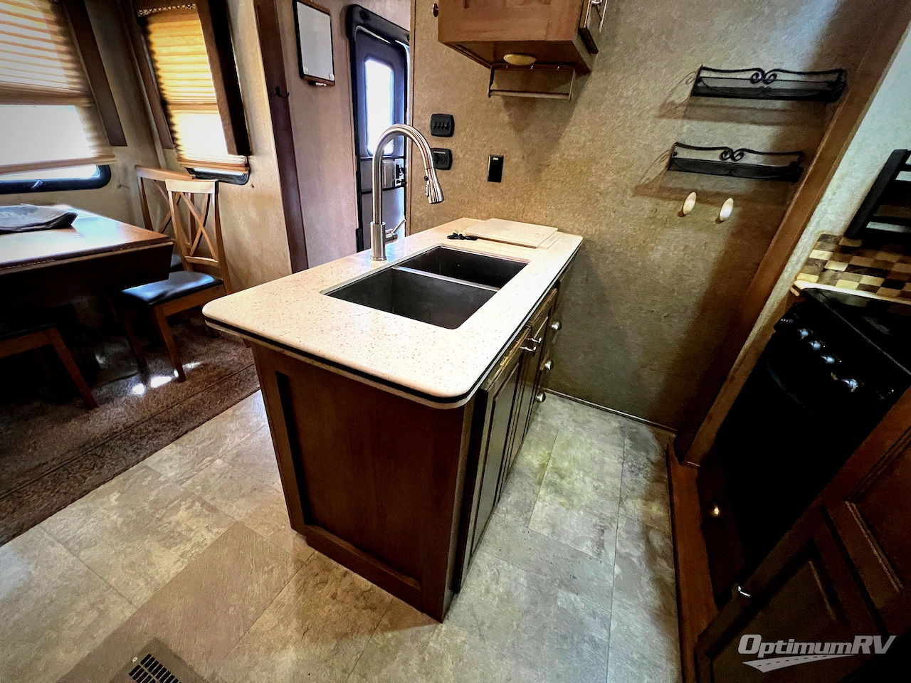 2018 Forest River Rockwood Signature Ultra Lite 8297S Photo 11