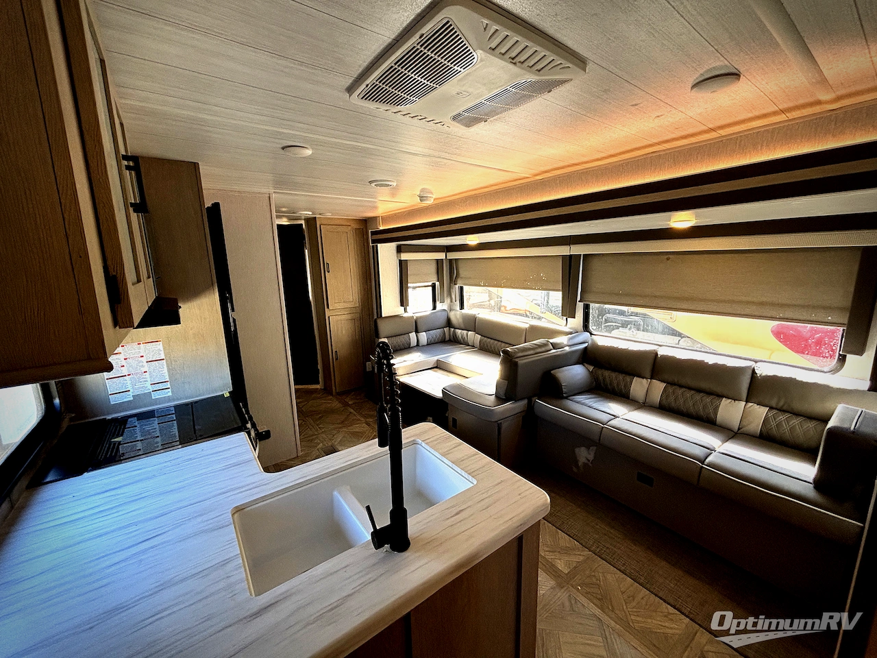 2023 Forest River Wildwood 31KQBTS Photo 10