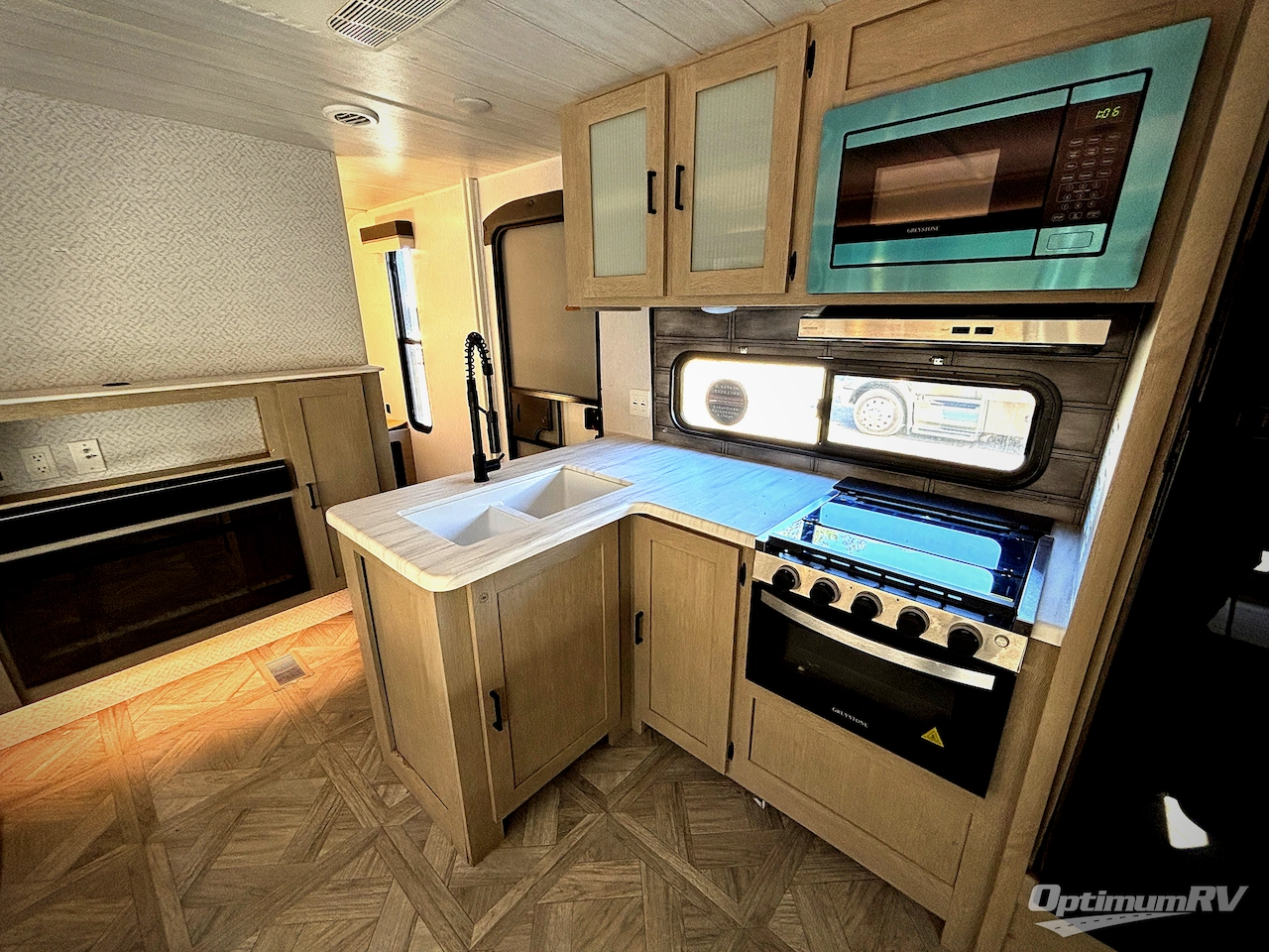 2023 Forest River Wildwood 31KQBTS Photo 15