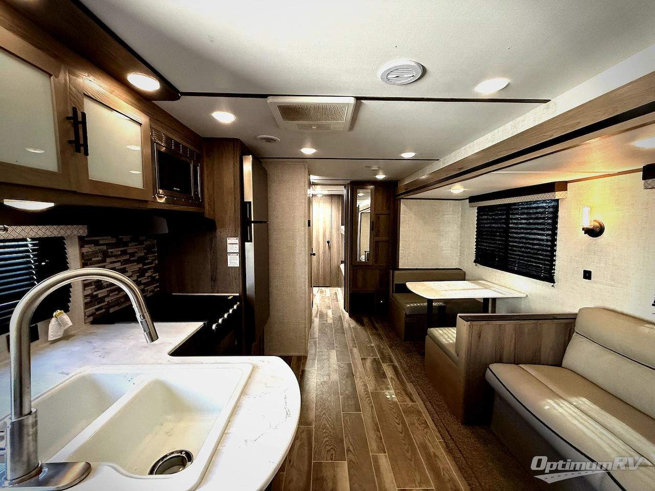 2022 Gulf Stream Kingsport Ultra Lite 279BH Photo 4