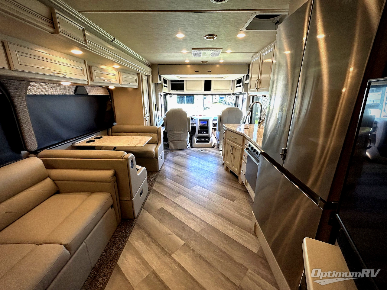 2022 Fleetwood Bounder 33C Photo 5