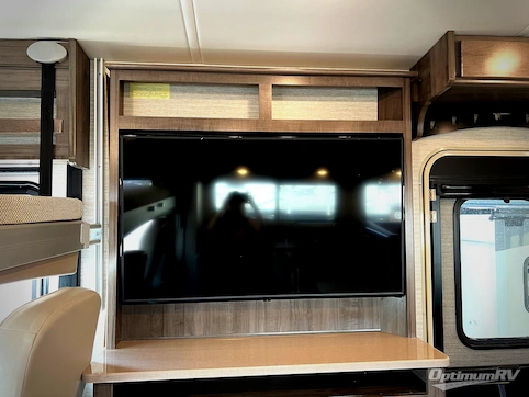 2022 Winnebago Vista 35U RV Photo 2