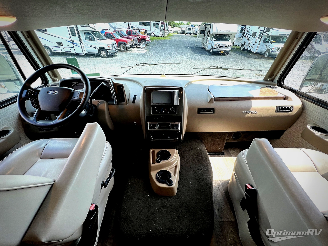 2022 Winnebago Vista 35U Photo 6