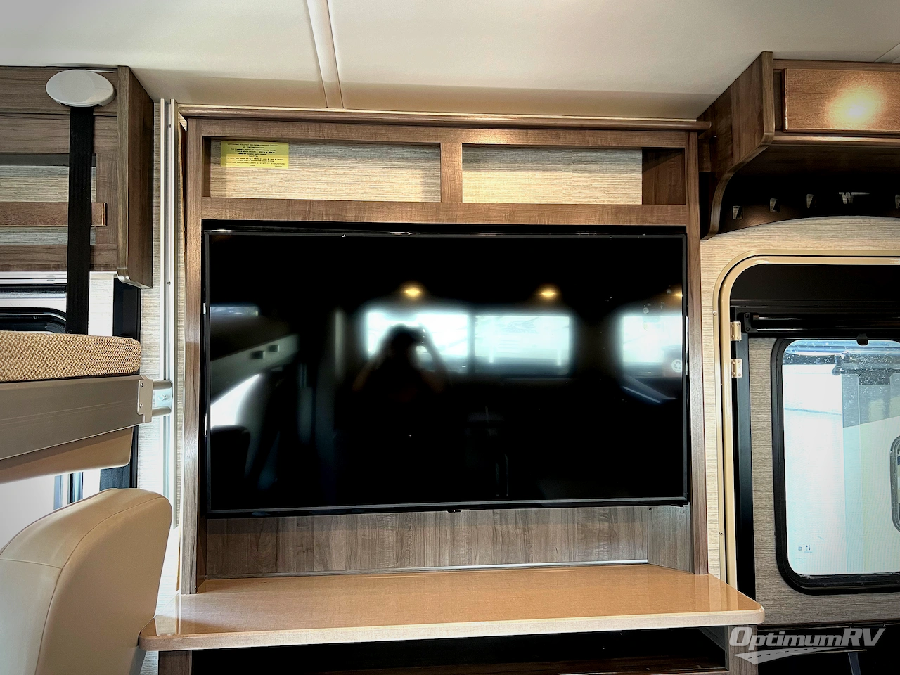 2022 Winnebago Vista 35U Photo 8