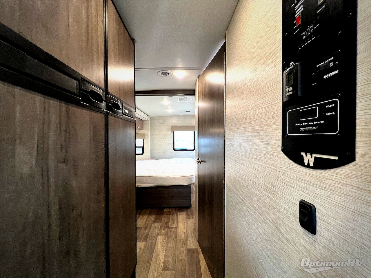 2022 Winnebago Vista 35U Photo 16