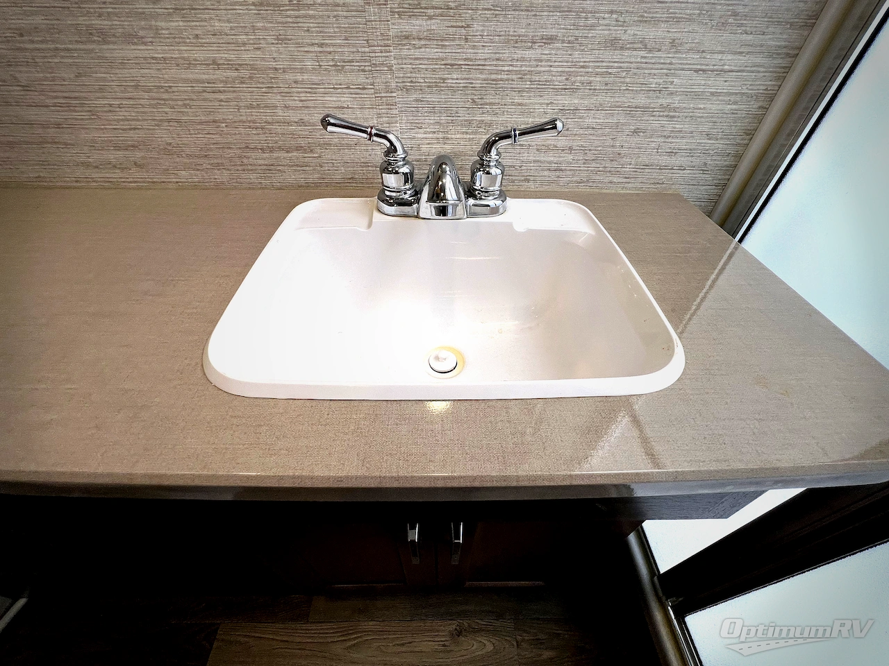 2022 Winnebago Vista 35U Photo 19