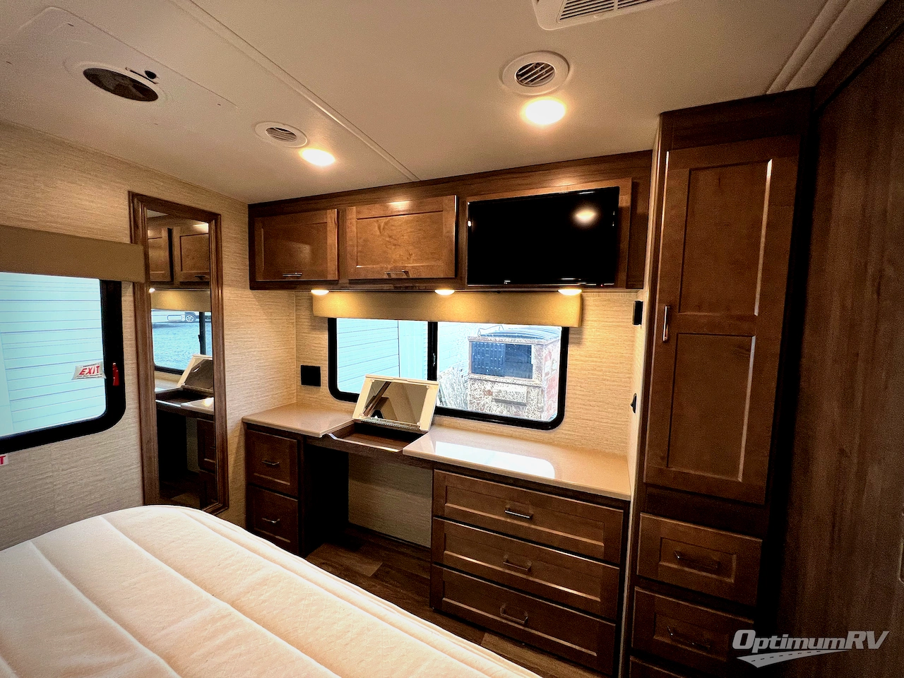2022 Winnebago Vista 35U Photo 23