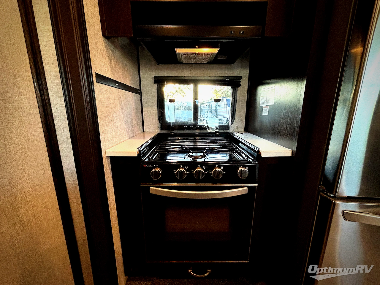 2021 Palomino Columbus 389FLC Photo 11