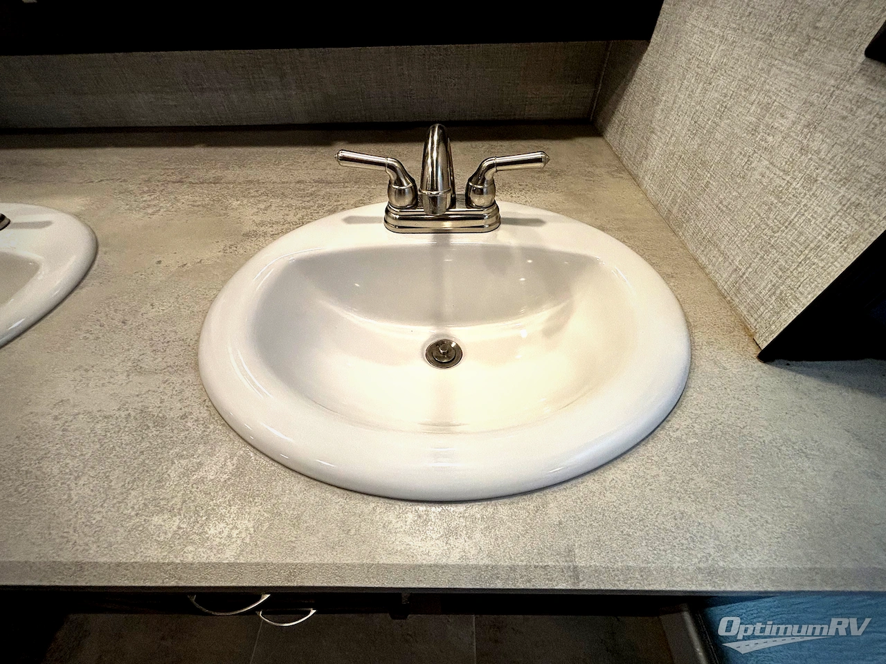 2021 Palomino Columbus 389FLC Photo 16