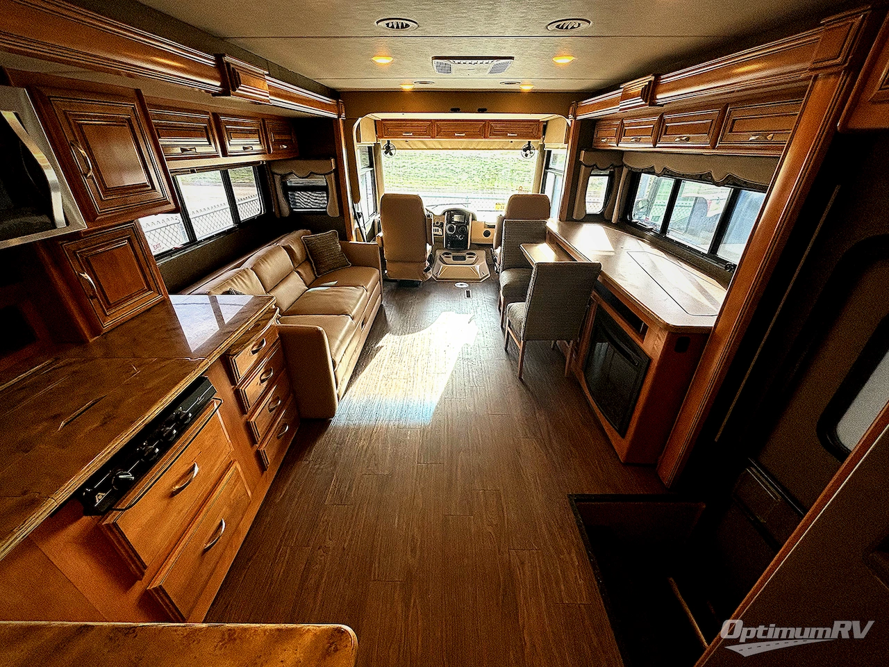 2016 Thor Challenger 36TL Photo 6