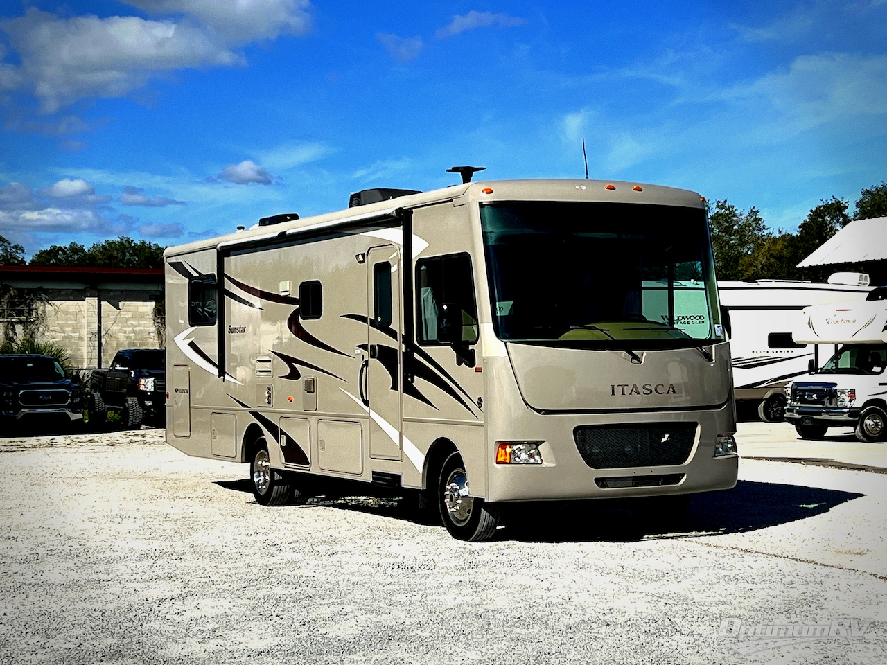 2014 Winnebago Sunstar 31KE Photo 1