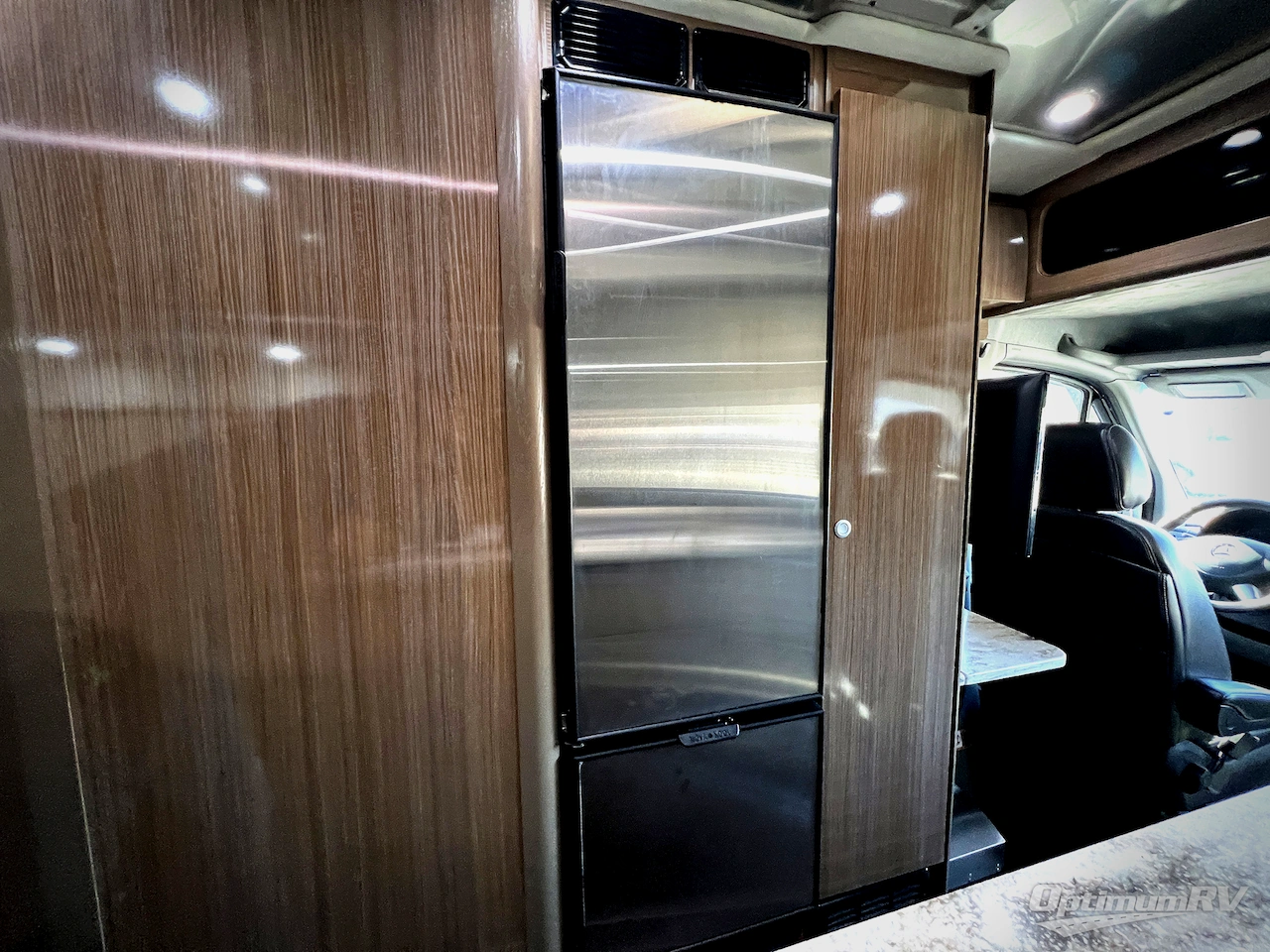 2018 Airstream Interstate Grand Tour EXT Std. Model Photo 17