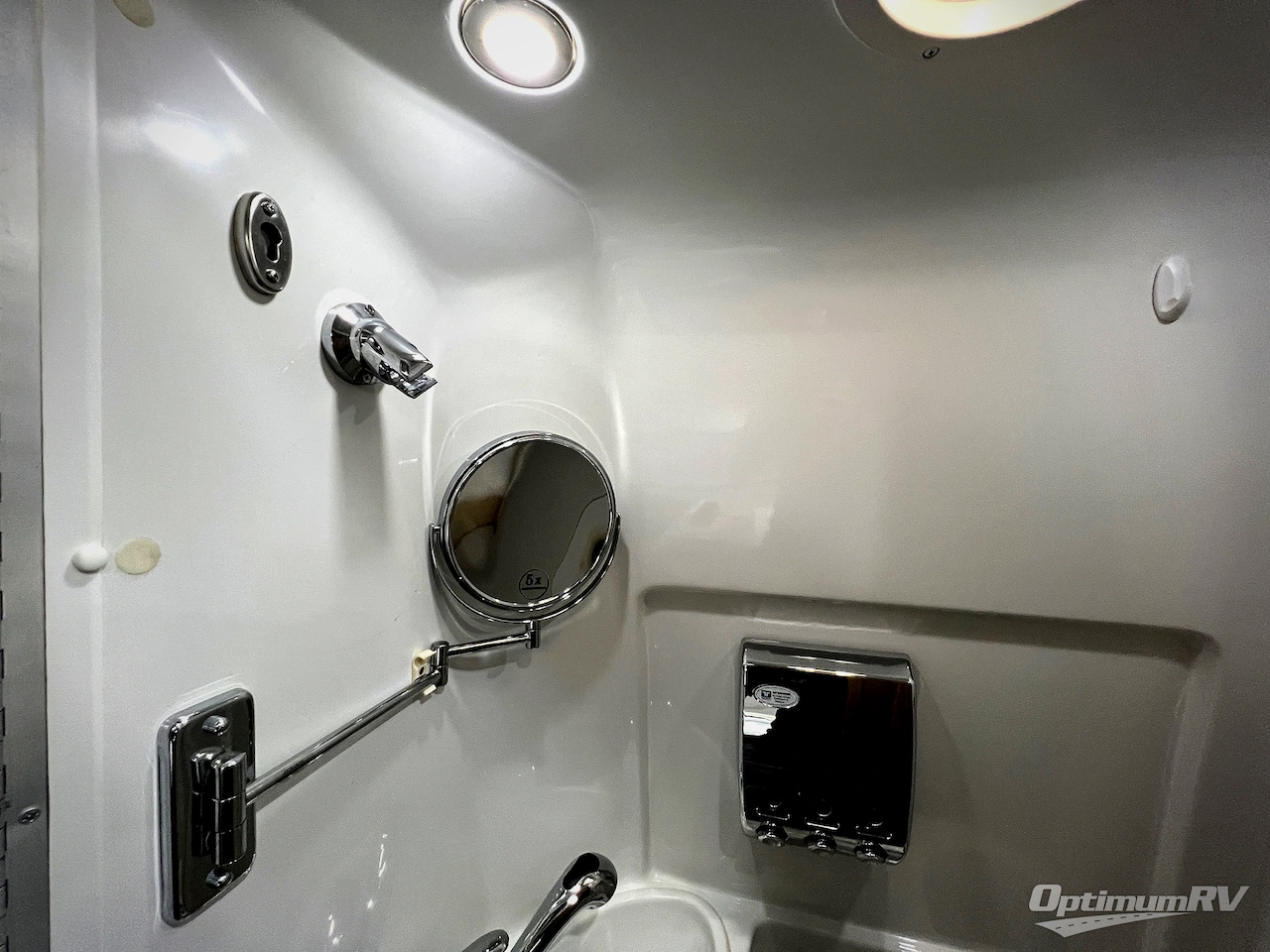 2018 Airstream Interstate Grand Tour EXT Std. Model Photo 19