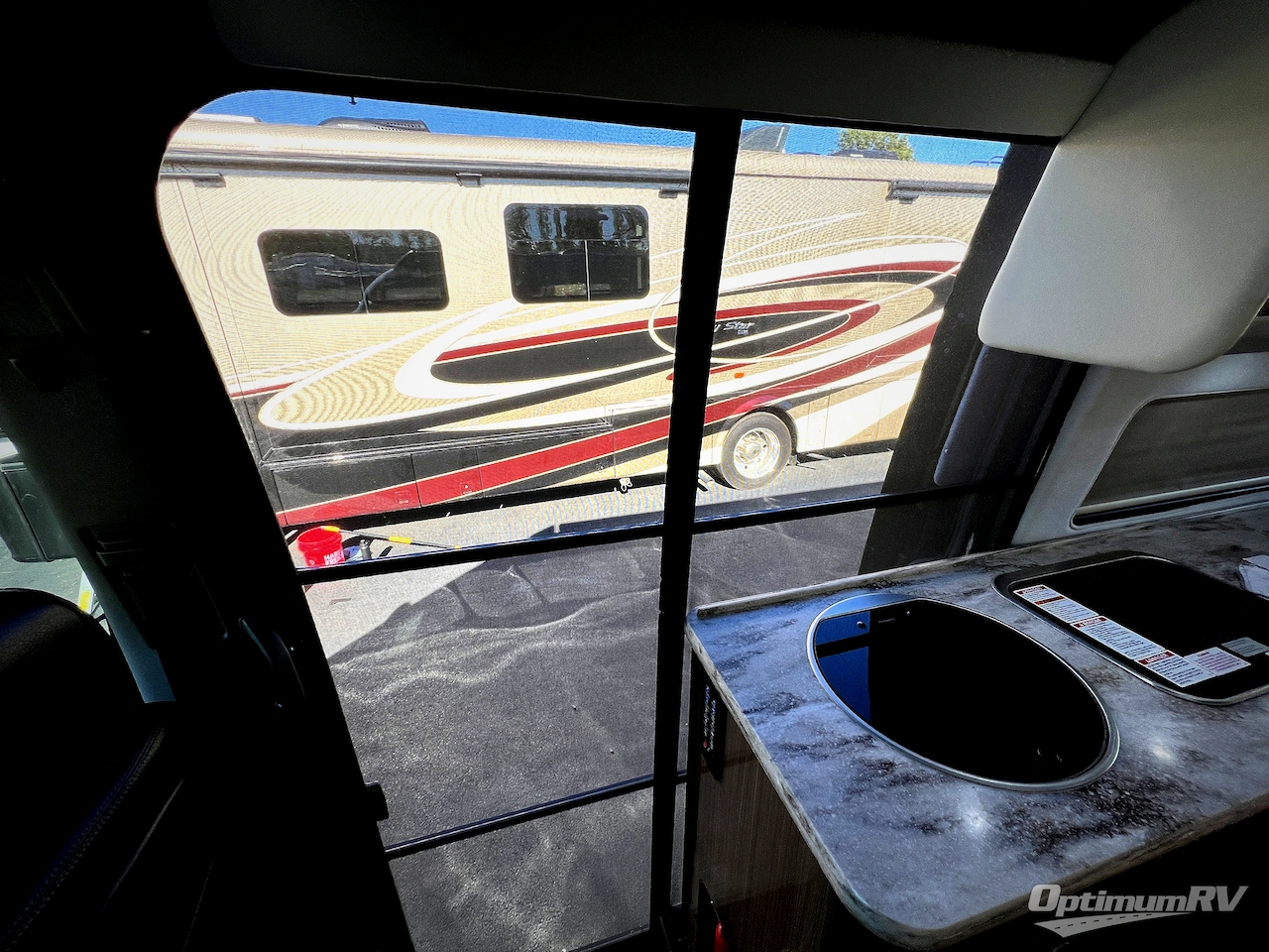 2018 Airstream Interstate Grand Tour EXT Std. Model Photo 13