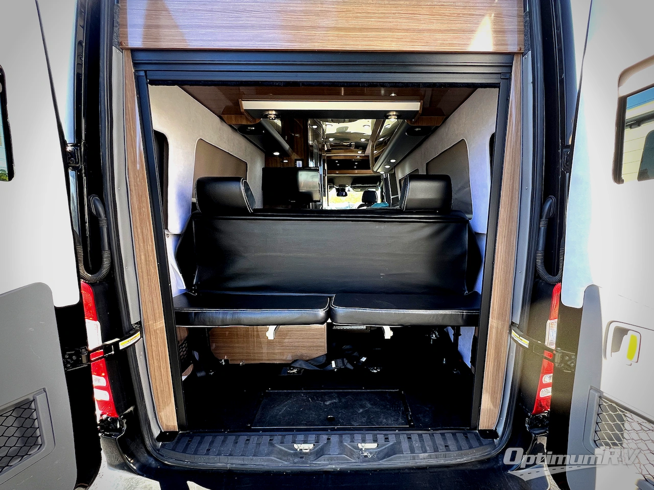 2018 Airstream Interstate Grand Tour EXT Std. Model Photo 24