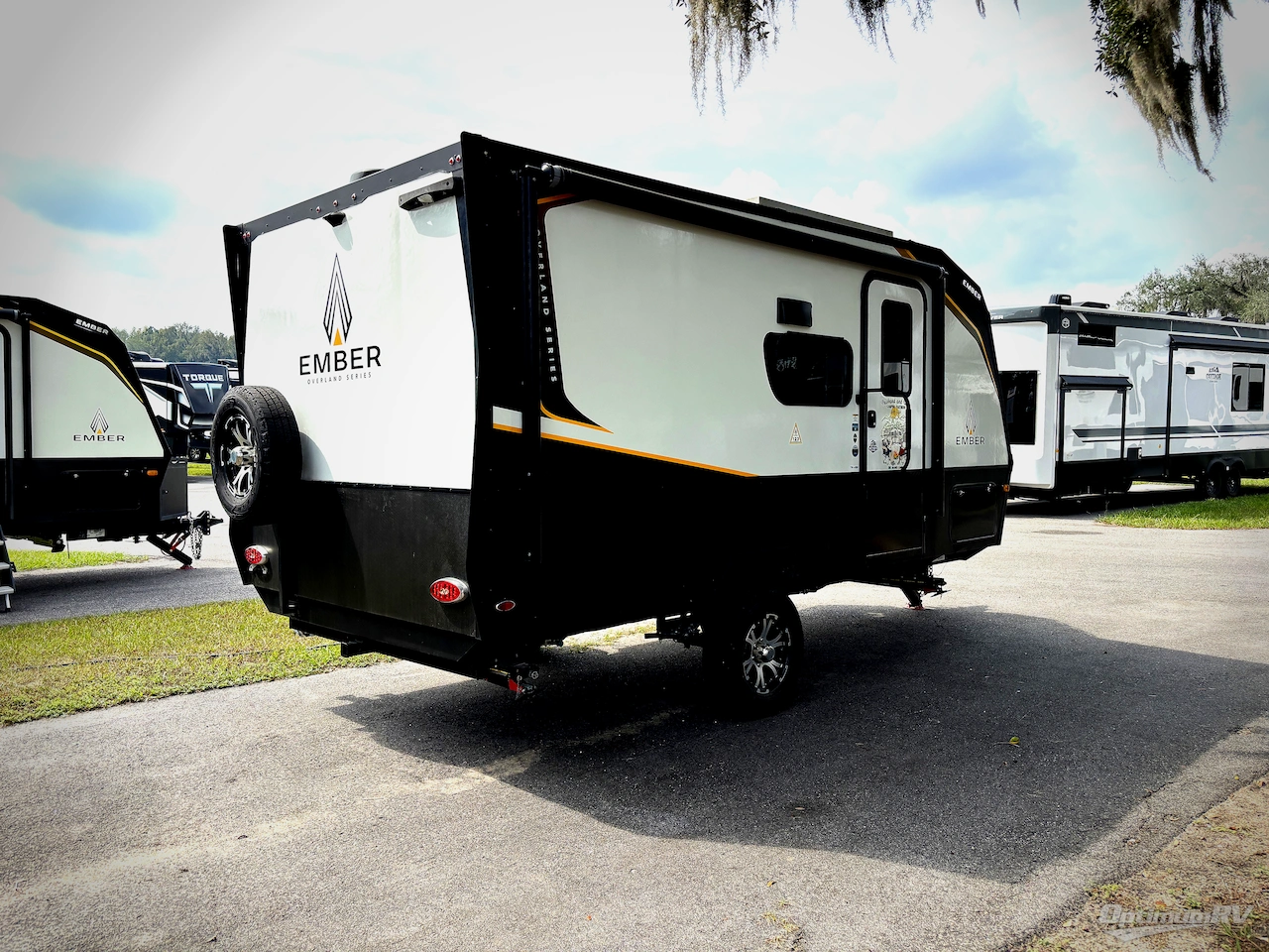 2022 Ember Overland Series 170MBH Photo 2