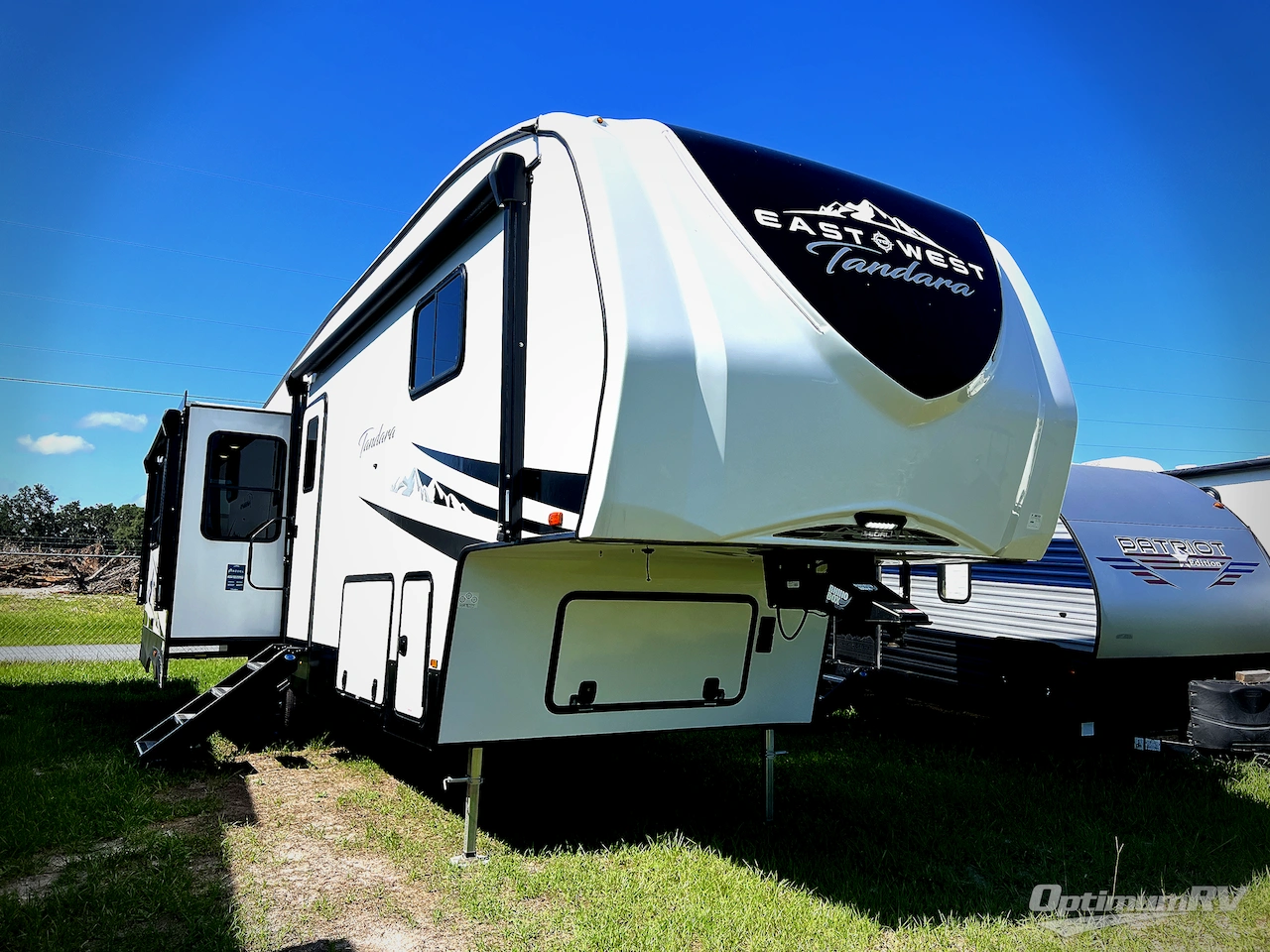 2024 East To West Tandara 320RL Photo 1