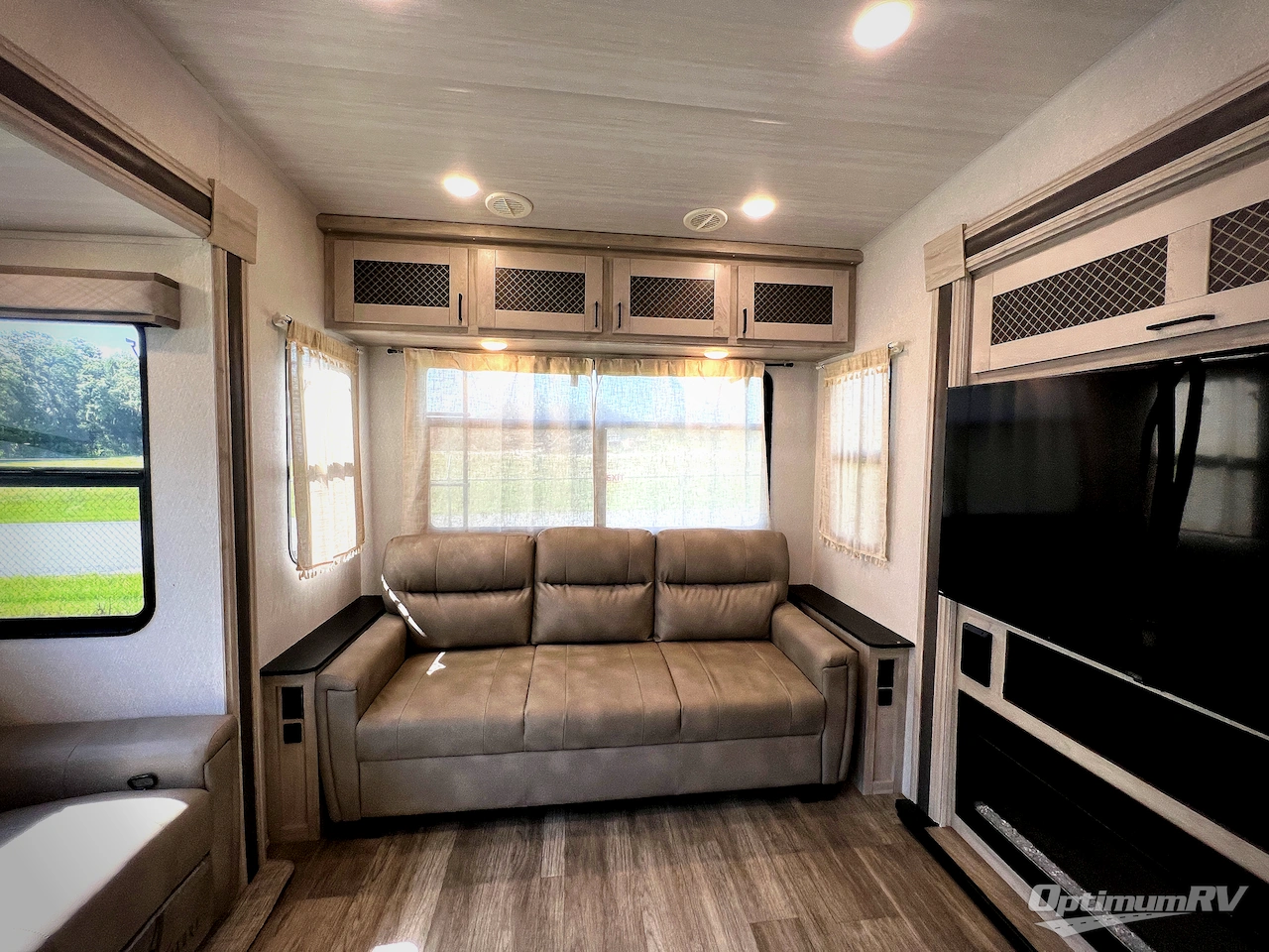 2024 East To West Tandara 320RL Photo 6
