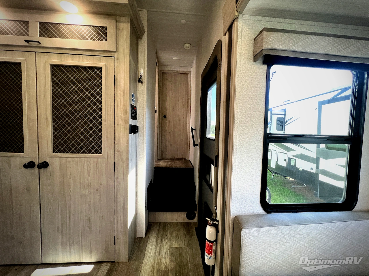 2024 East To West Tandara 320RL Photo 16