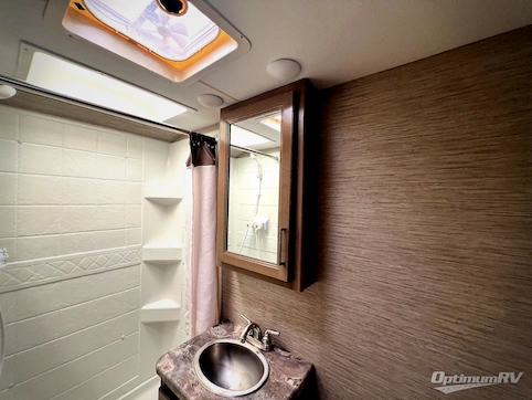 2022 Four Winds Chateau 22E RV Photo 4