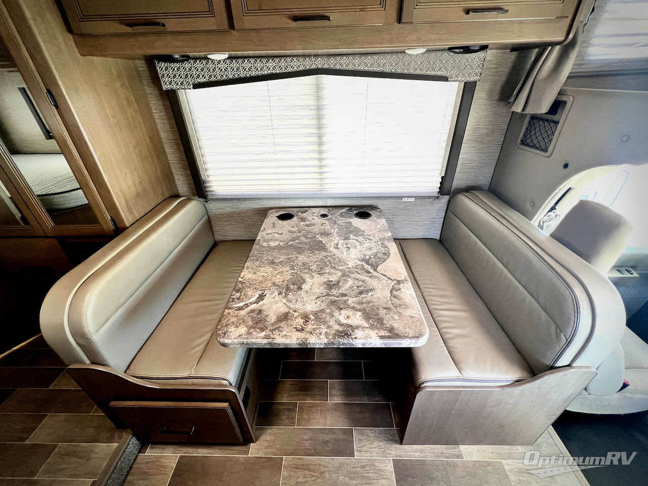 2022 Four Winds Chateau 22E Photo 12