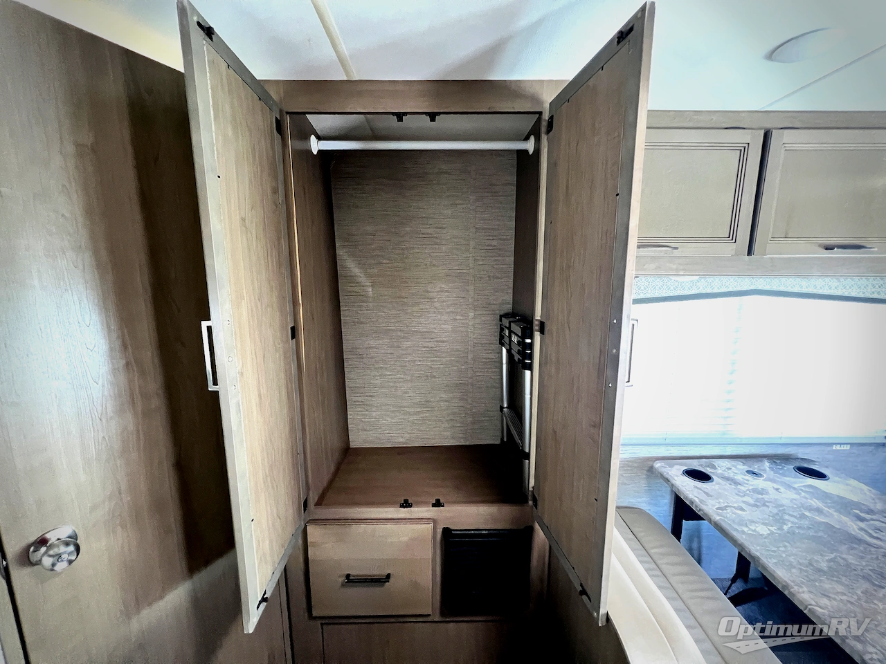 2022 Four Winds Chateau 22E Photo 17