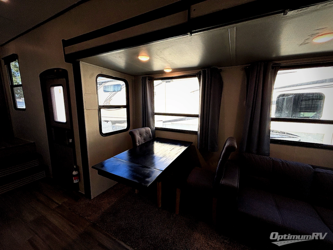 2021 Keystone Sprinter Limited 3190RLS Photo 6