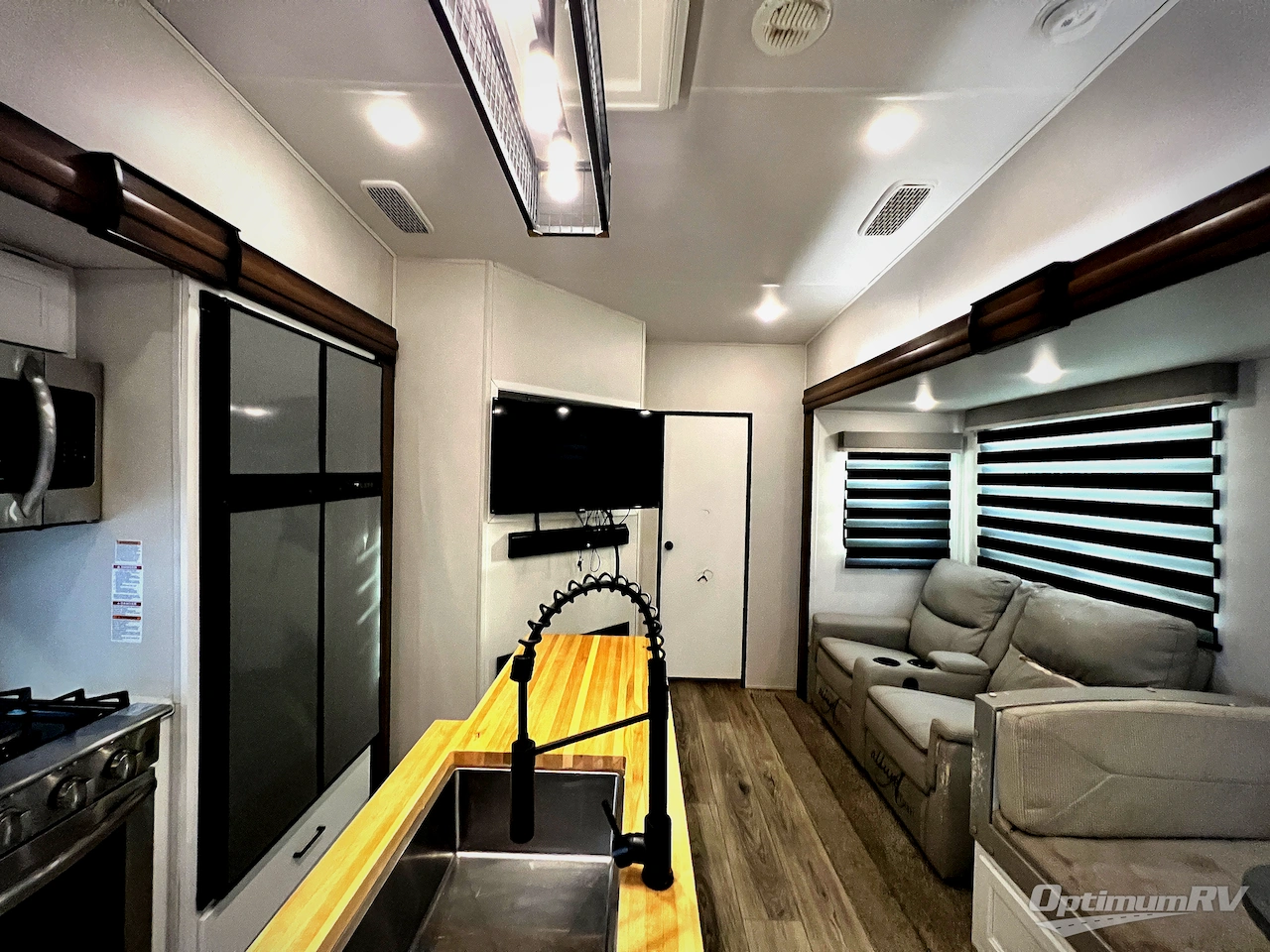 2022 Prime Time Crusader 395BHL Photo 4