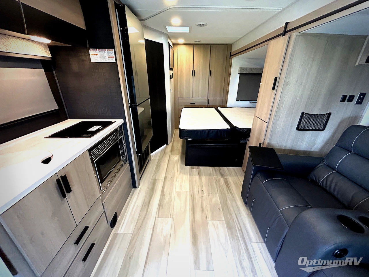 2025 Forest River Sunseeker MBS 2400 Photo 4