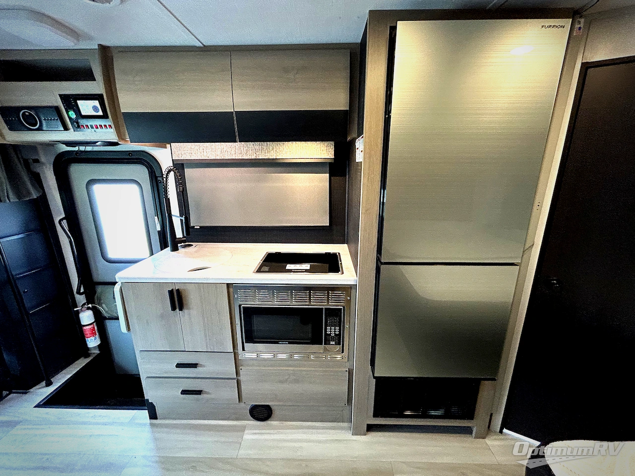 2025 Forest River Sunseeker MBS 2400 Photo 6