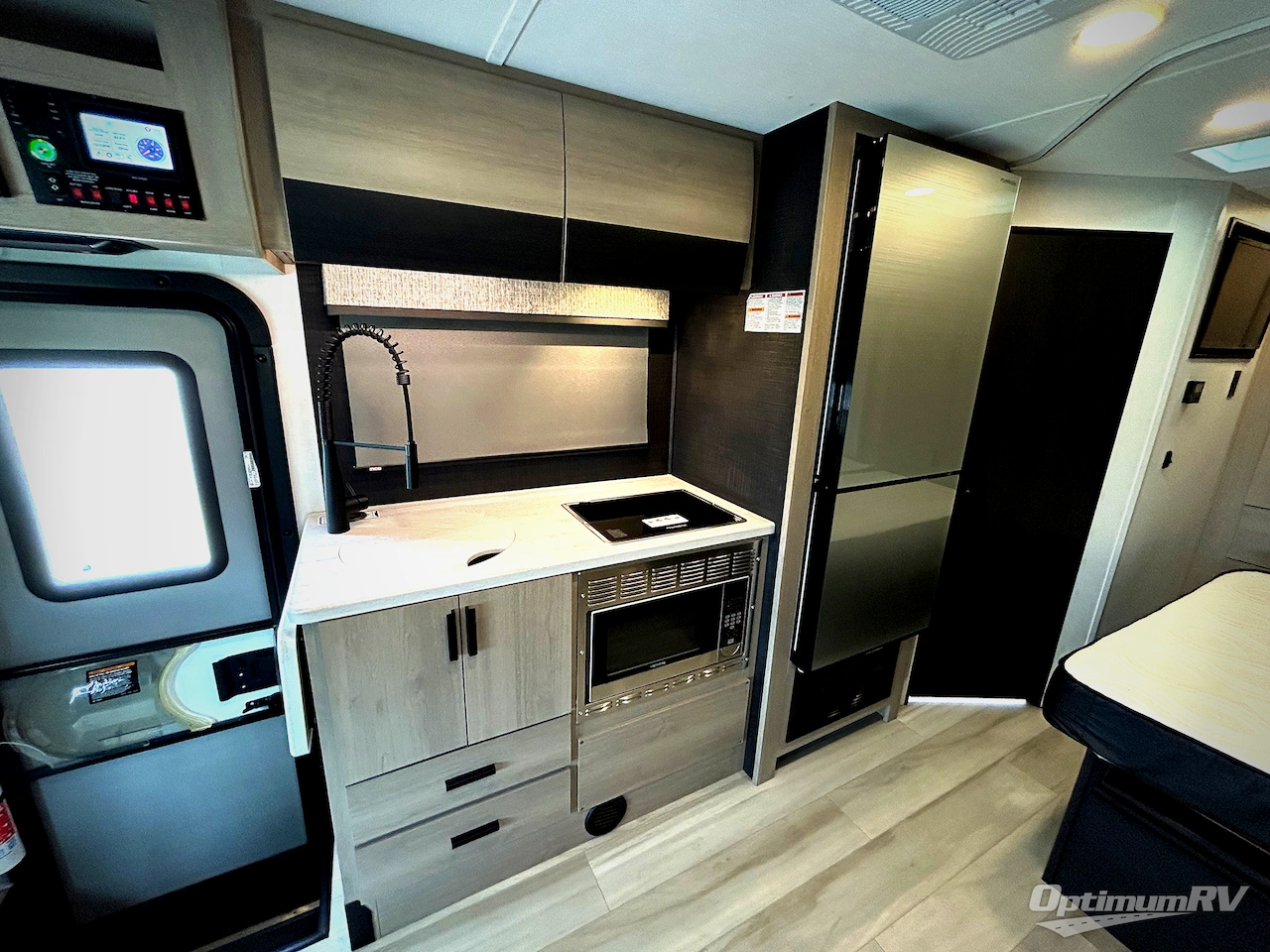 2025 Forest River Sunseeker MBS 2400 Photo 13