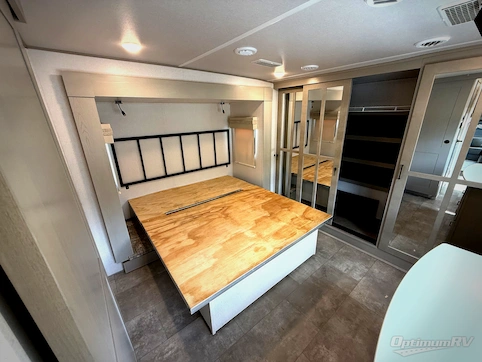 2022 Palomino Columbus C-Series 379MBC RV Photo 4