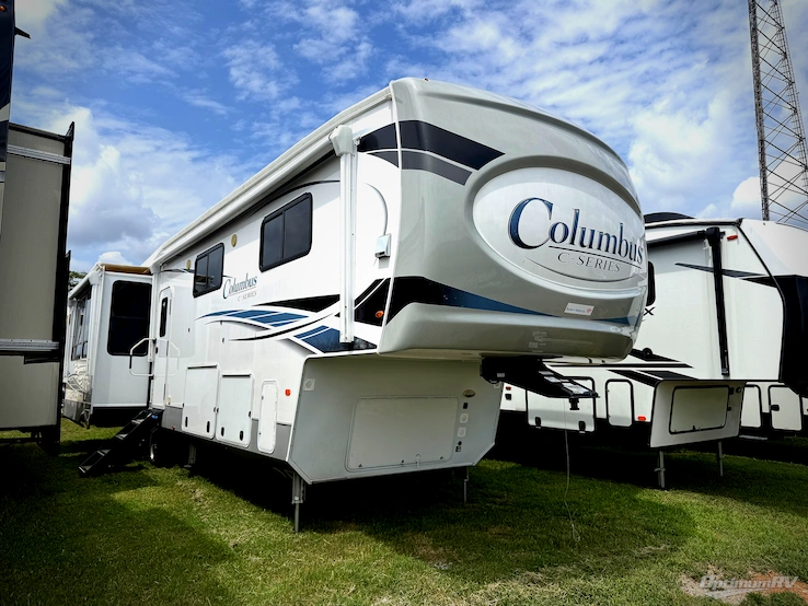 2022 Palomino Columbus C-Series 379MBC RV Photo 1