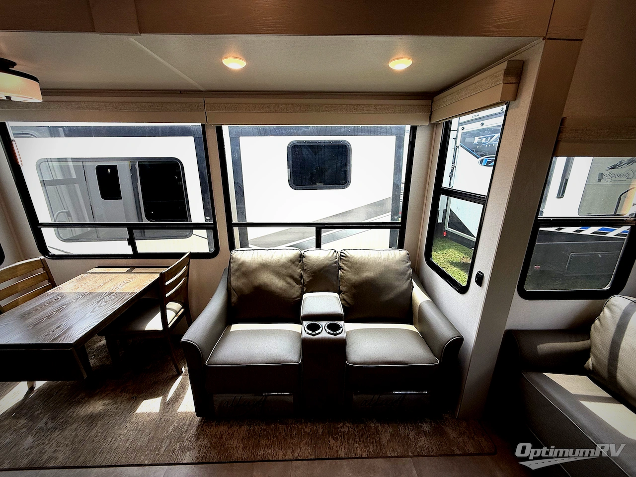 2022 Palomino Columbus C-Series 379MBC Photo 7