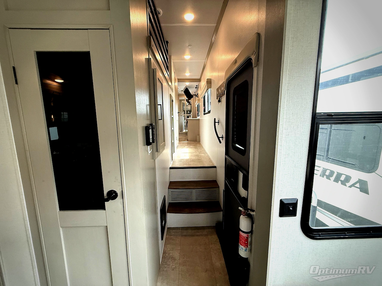 2022 Palomino Columbus C-Series 379MBC Photo 15