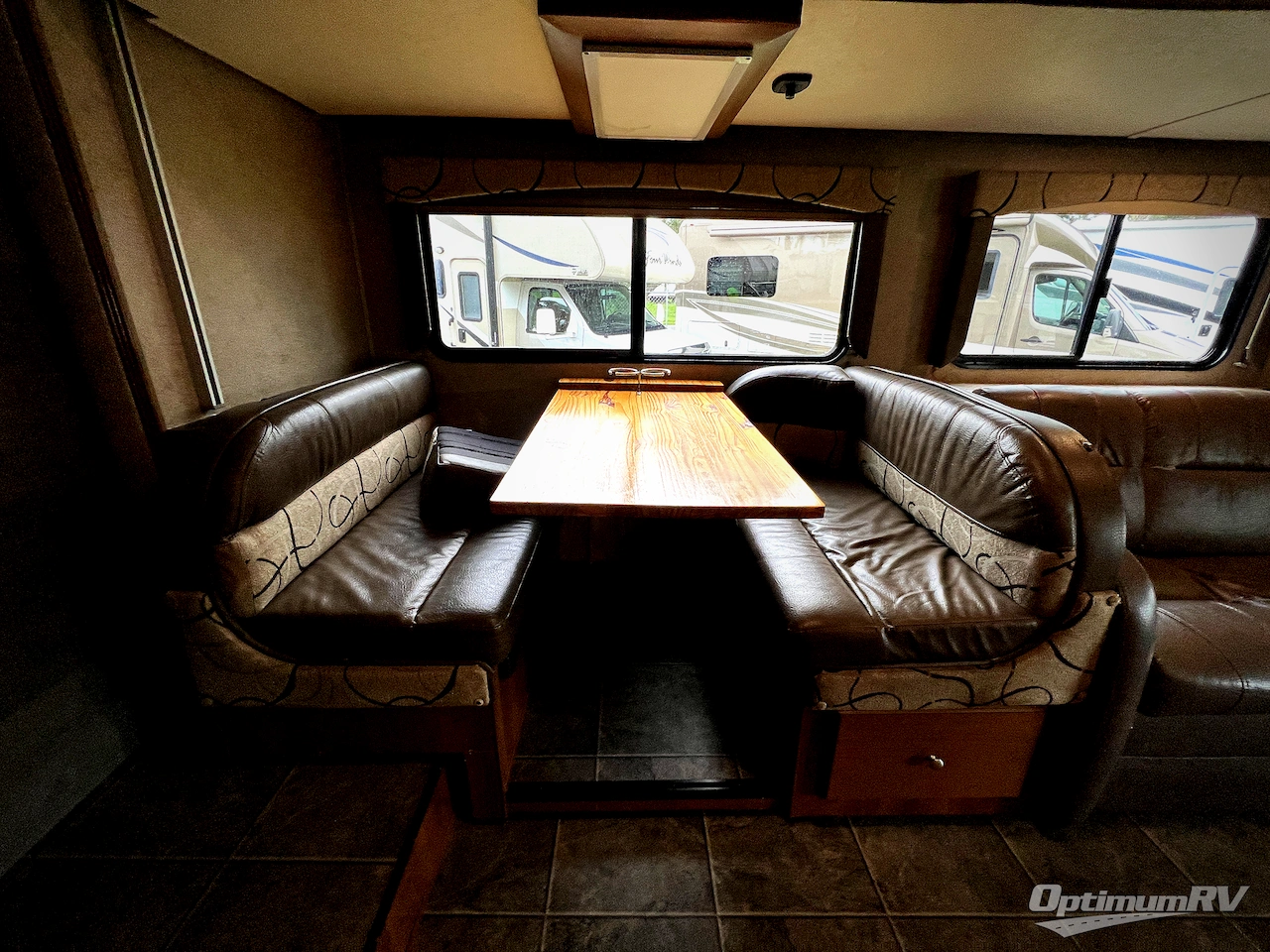 2019 Coachmen Leprechaun 280BH Ford 450 Photo 10