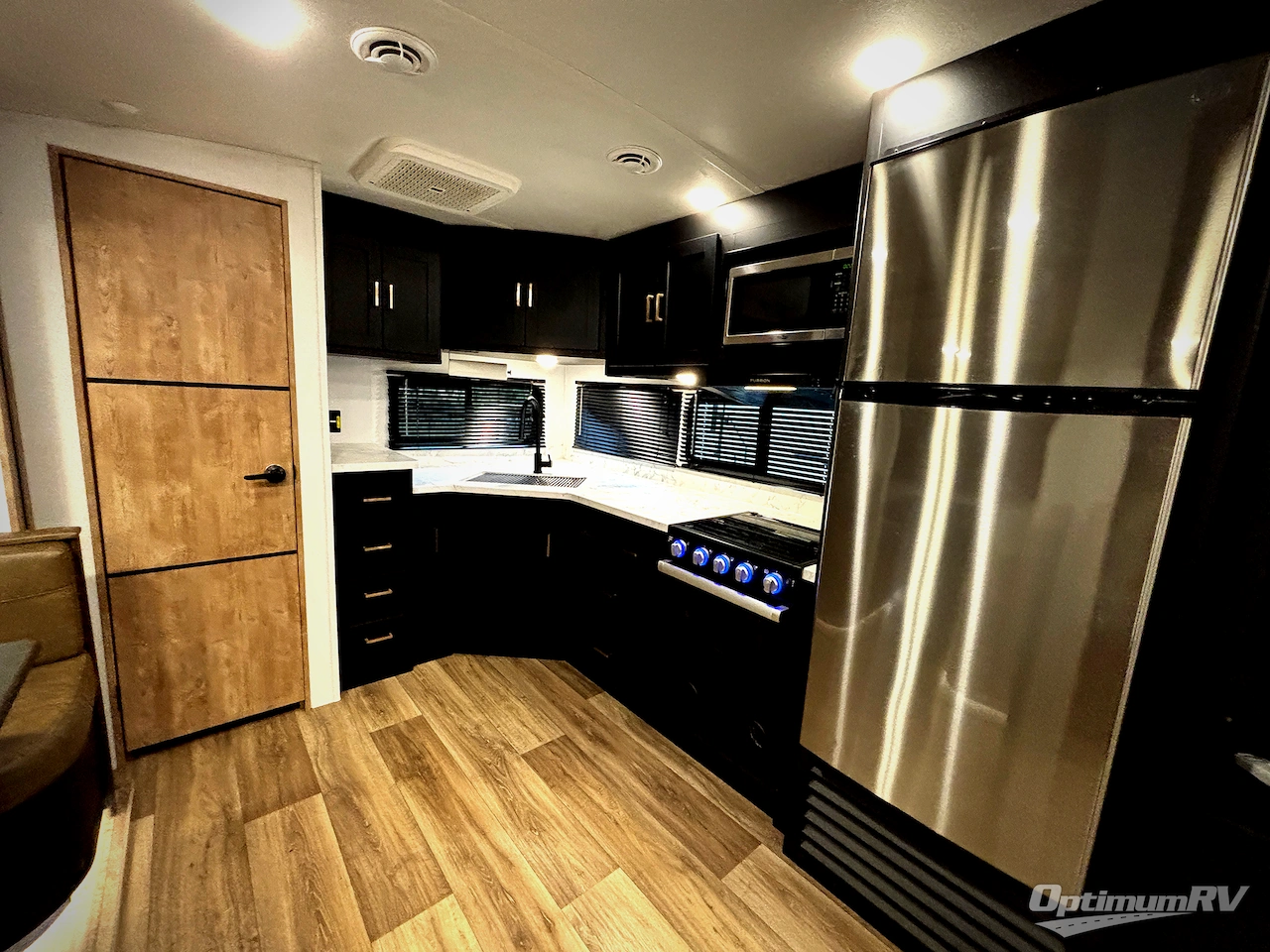 2022 Keystone Outback Ultra Lite 260UML Photo 6