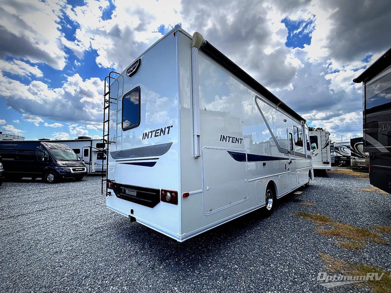 2018 Winnebago Intent 31P Photo 2
